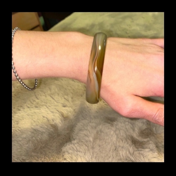 GENUINE Brown & White Banded Brazilian Agate Gemstone Bangle Bracelet 8.5” 8mm - Picture 4 of 5